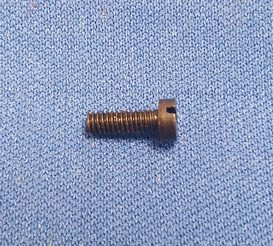 RL098 Piston securing screws.