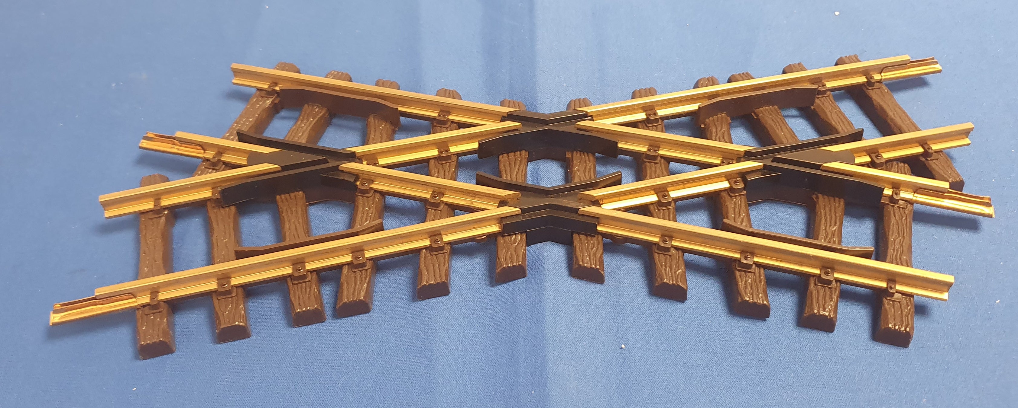 LGB G Scale 30 Degree crossing. L13000 – Tony Green Steam Models